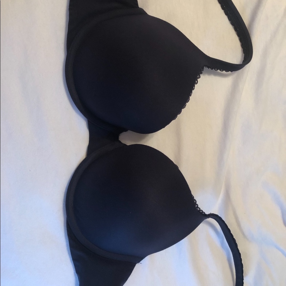 Bras - Picture 3 of 6